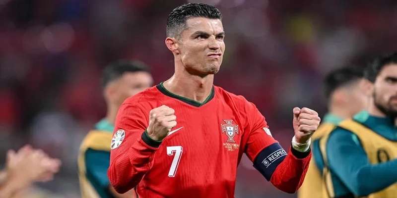 Tiểu sử chi tiết về cầu thủ bóng đá Cristiano Ronaldo